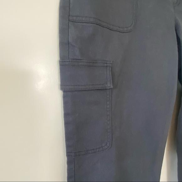 ⭐️NWT⭐️LOFT Straight Crop Charcoal Grey Cargo Pant - Picture 10 of 12
